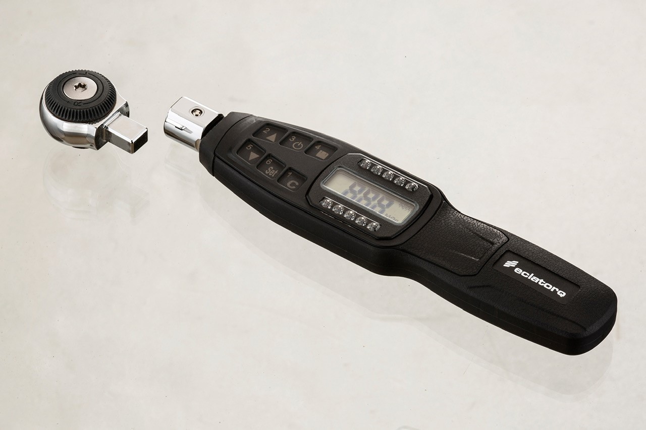 Oil & Water resistance interchangeable head digital torque wrench
